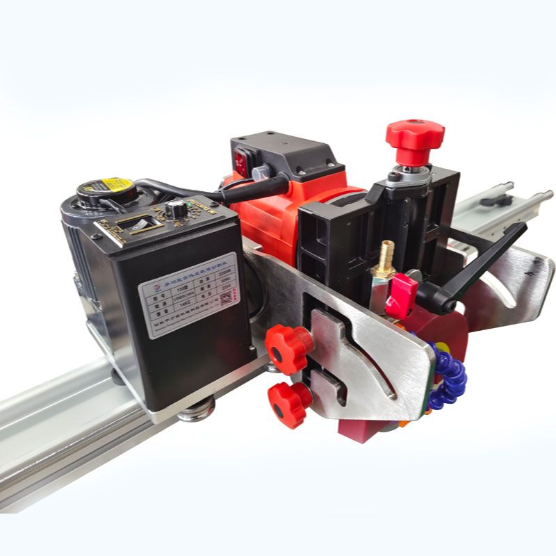 22��܉��ʽ�и�C(j��)